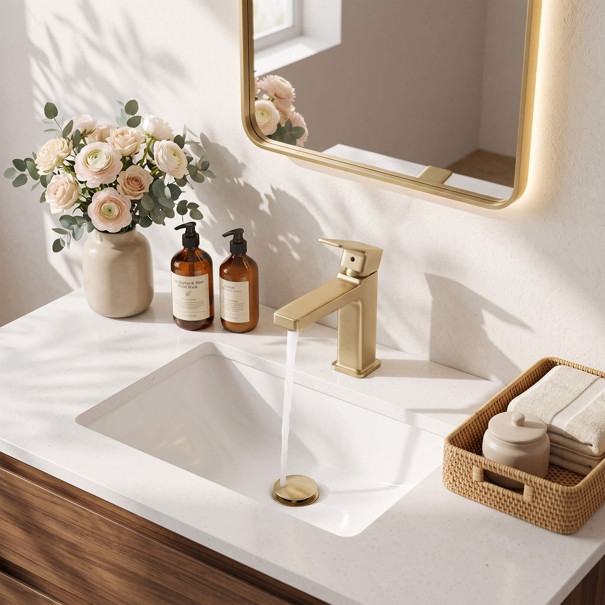 Modern Single-Hole Single-Handle Bathroom Sink Faucet