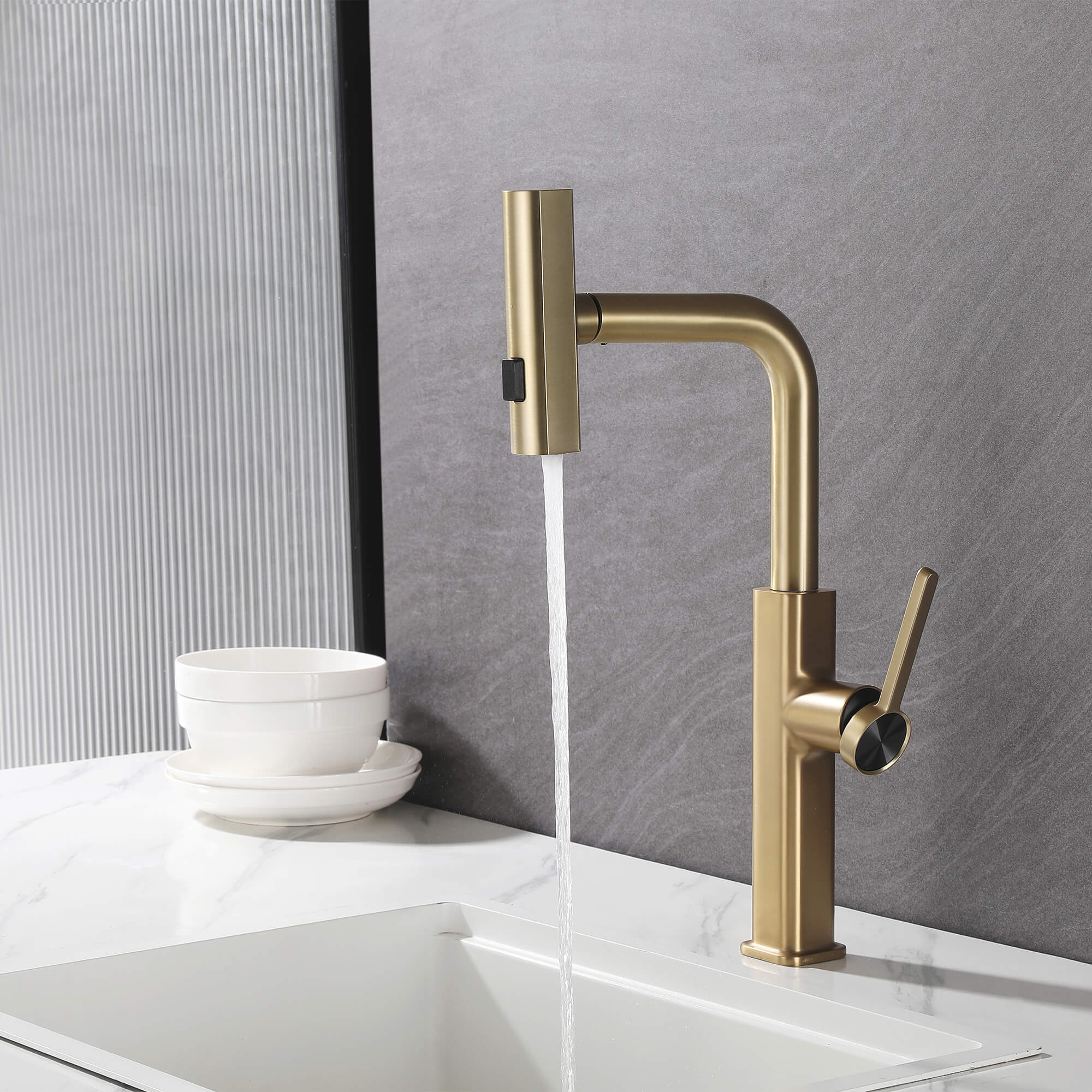 Smart Kitchen Faucet with Temperature Display & 3-Function Pull-Out Sprayer