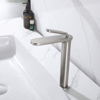 Minimalist Single Hole Single Handle Bathroom Faucet with removable aerator