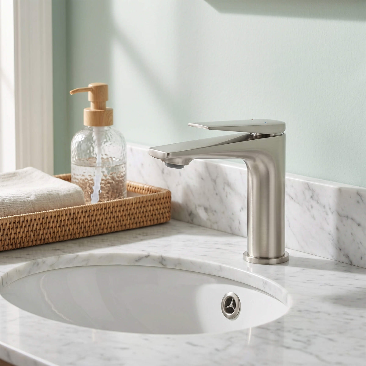 Modern Streamlined Flat-Spout Solid Brass Basin Faucet