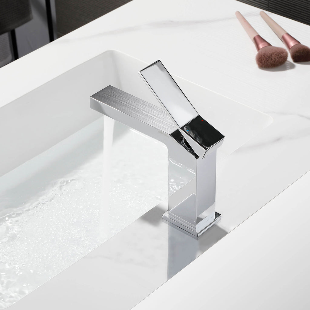 Minimalist Single-Handle Basin Faucet with Crisp Geometric Profiles