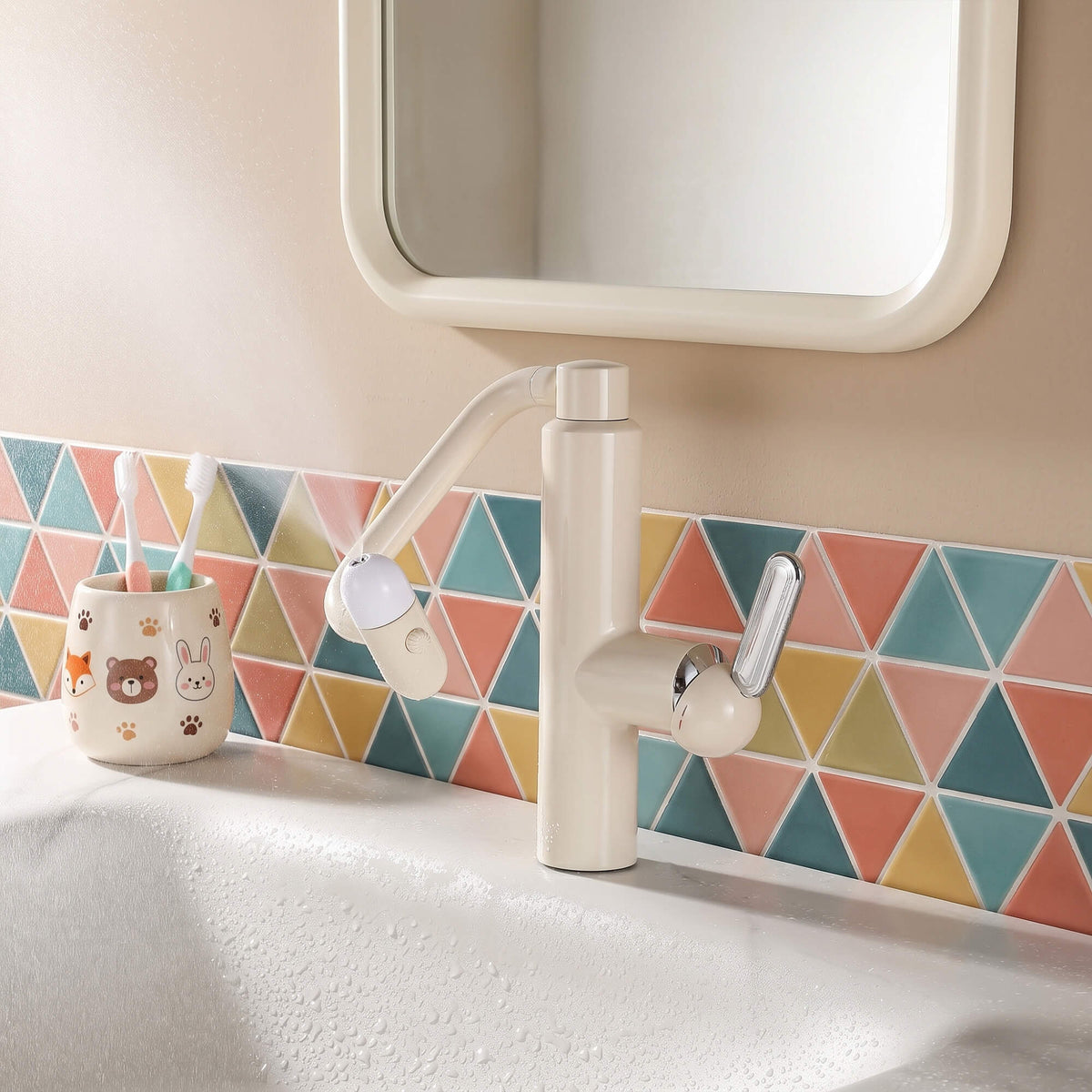 Single-Hole Pull-Out Bathroom Faucet with 360° Bionic Arm and 4 Spray Modes