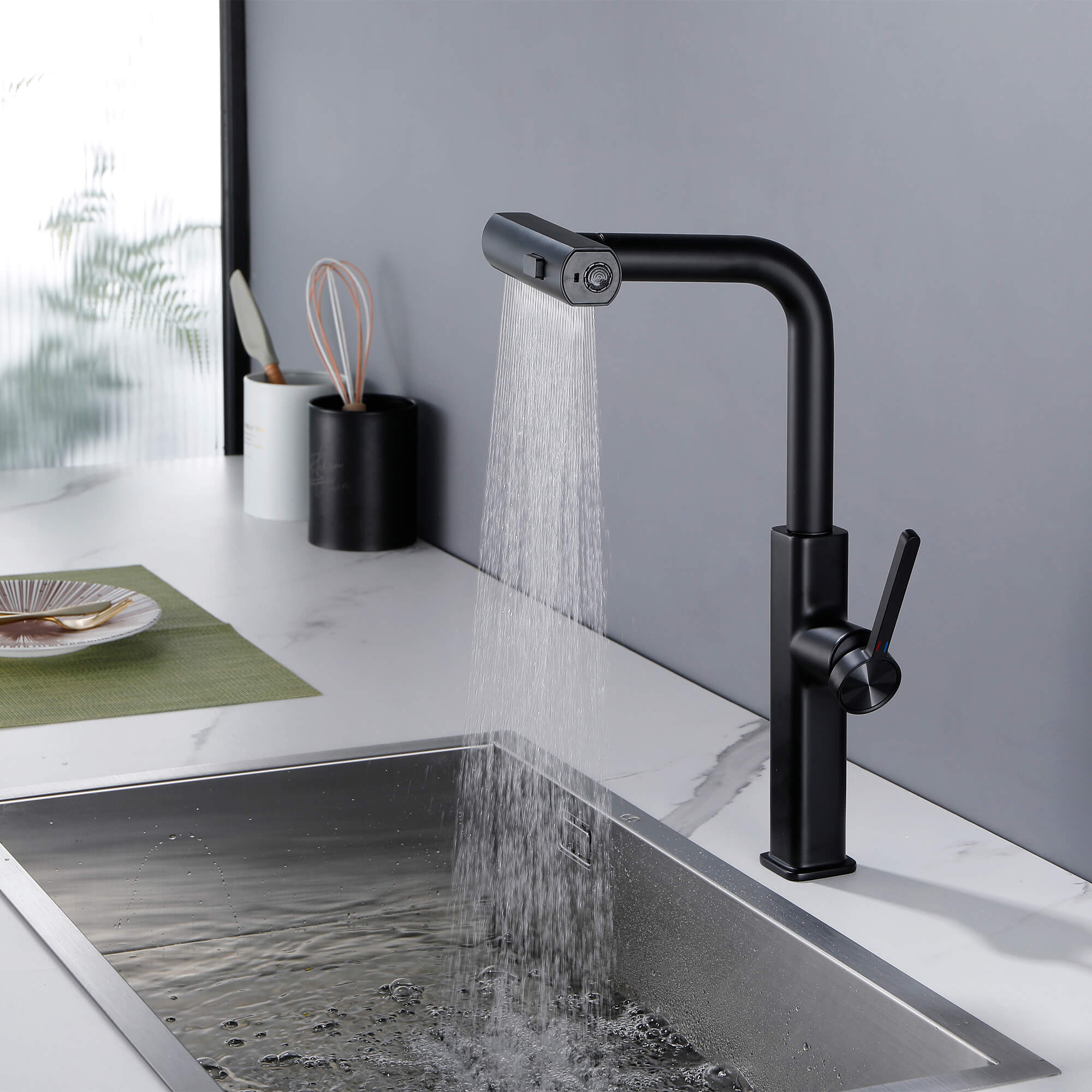 Smart Kitchen Faucet with Temperature Display & 3-Function Pull-Out Sprayer