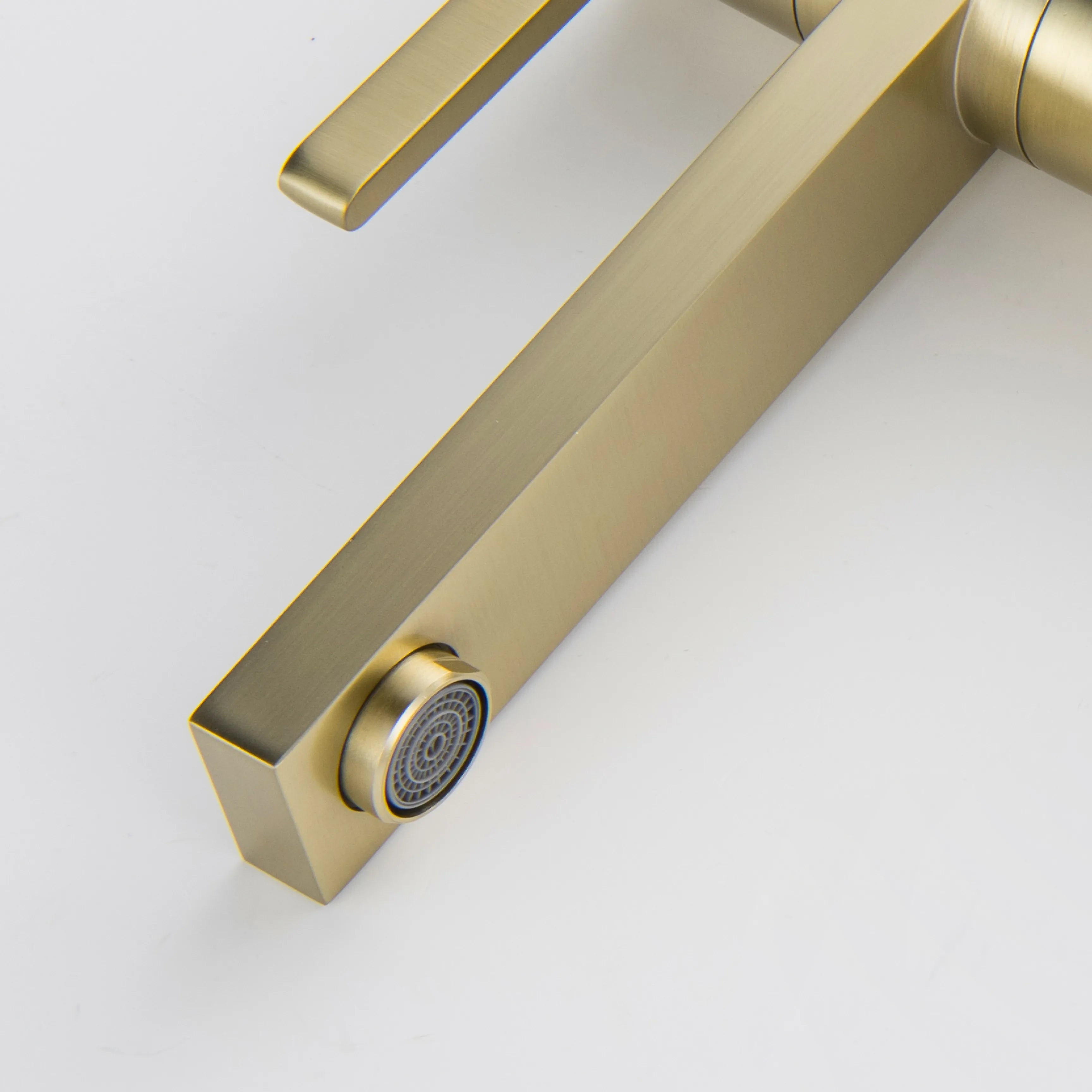 1-Hole Single Handle Bathroom Sink Faucet In Brushed Gold