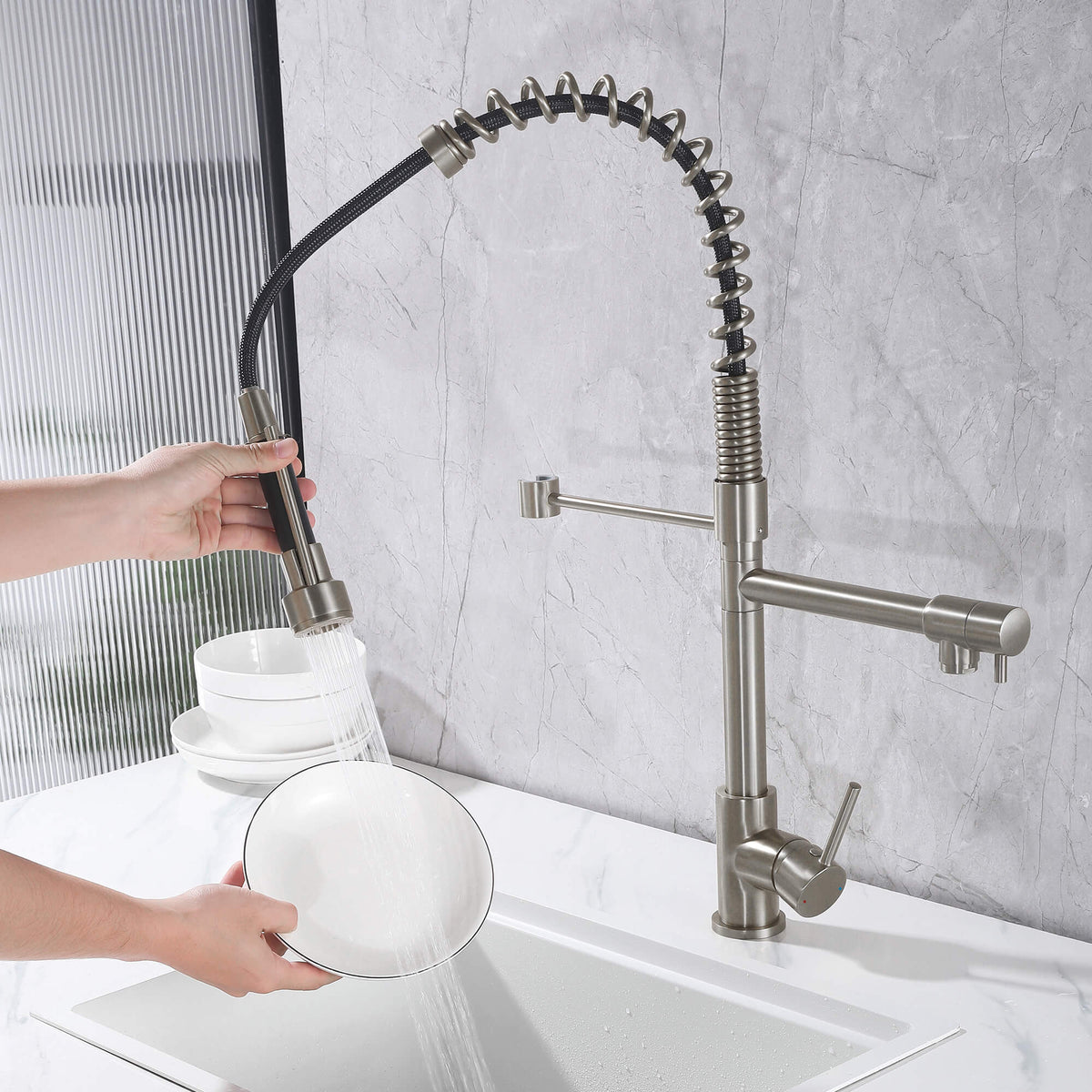 Luxury 3-Functions Pull-Down Kitchen Faucet with Magnetic Docking Spray Head