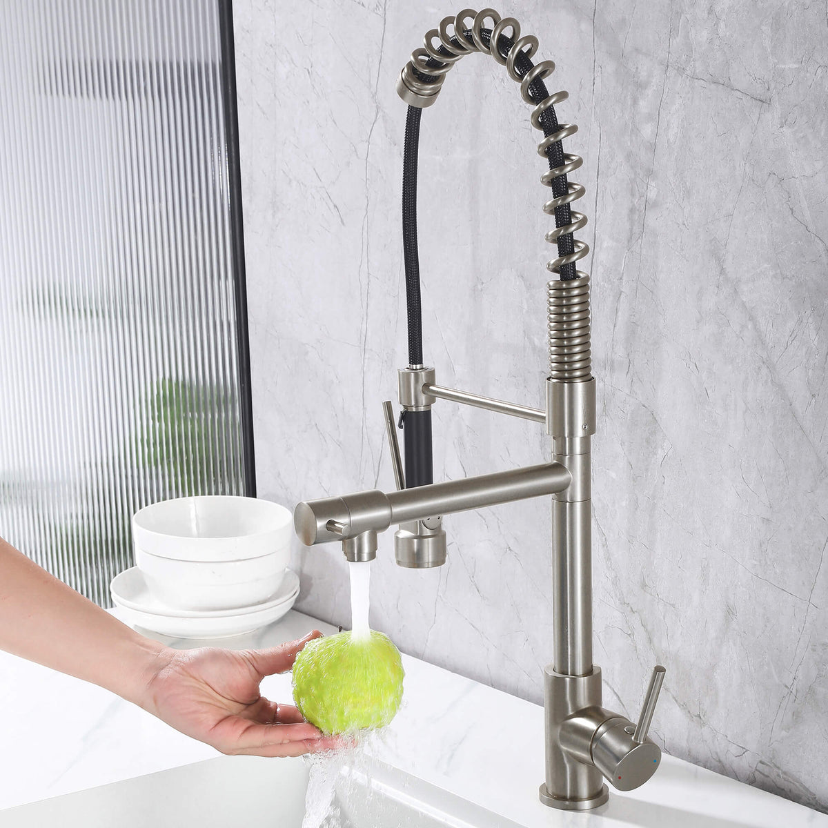 Luxury 3-Functions Pull-Down Kitchen Faucet with Magnetic Docking Spray Head