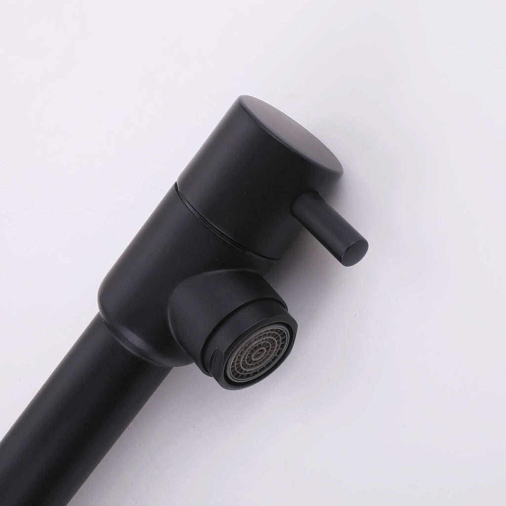 Luxury 3-Functions Pull-Down Kitchen Faucet with Magnetic Docking Spray Head