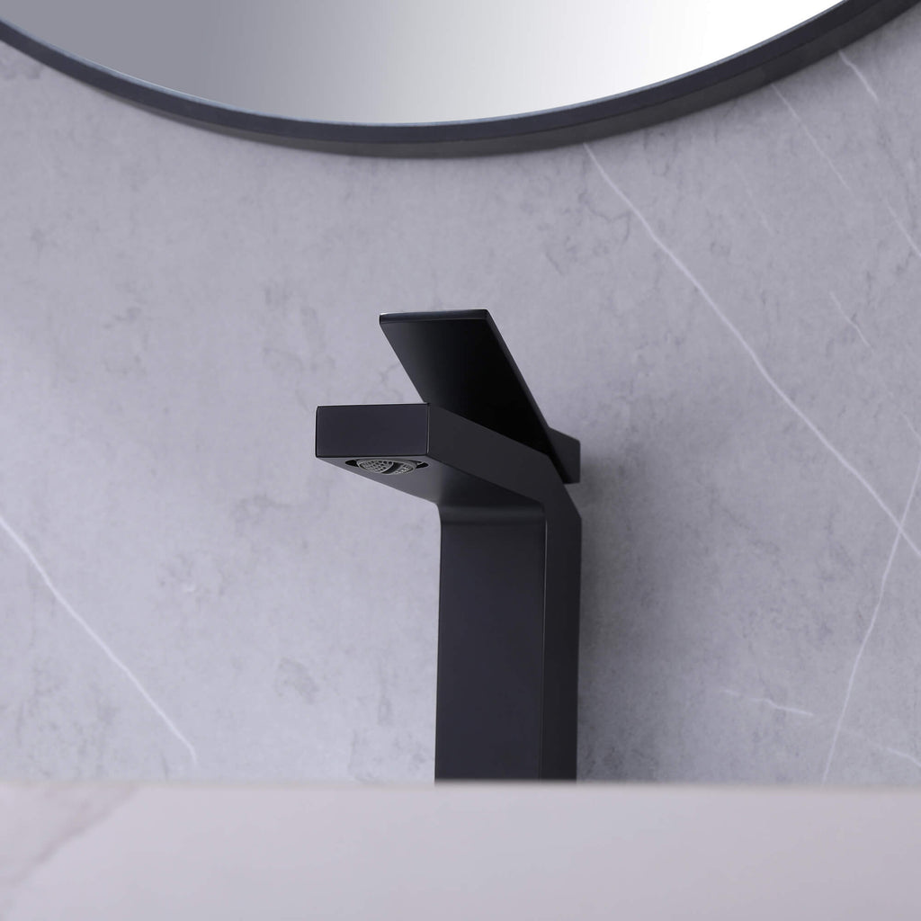 Minimalist Single-Handle Basin Faucet with Crisp Geometric Profiles