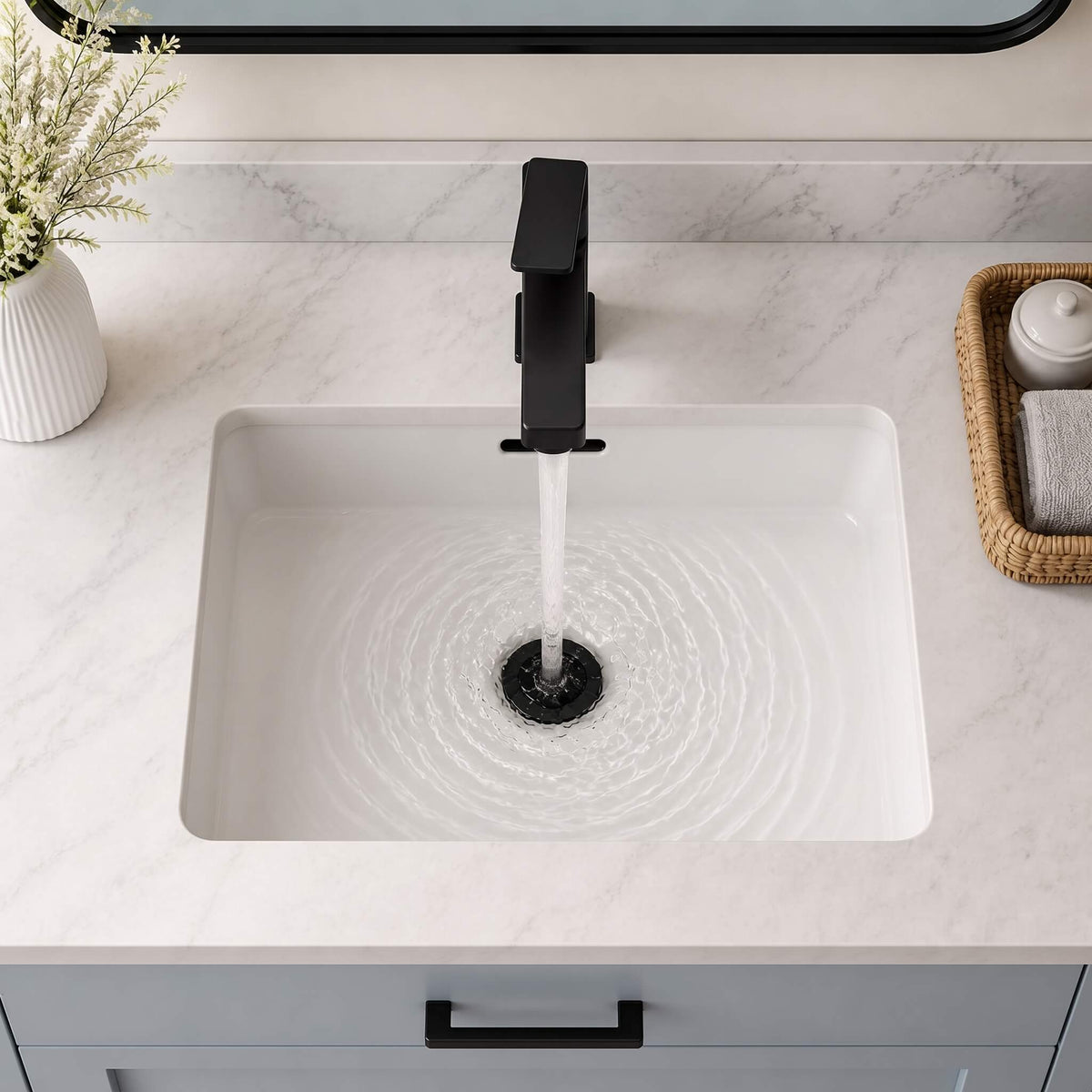Geometric Single-Hole Bathroom Faucet with Removable Aerator